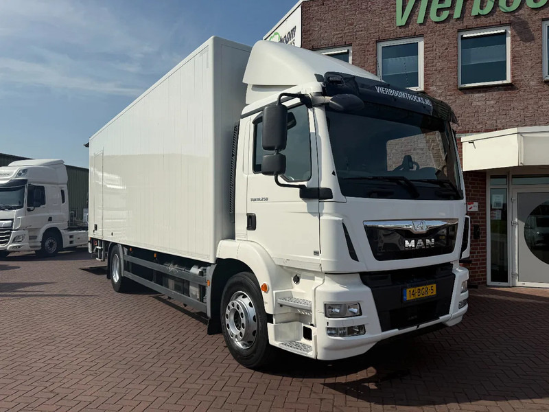 MAN TGM TGM 18.250 4X2 BL Koffer mit 2T Ladebordwand TOP NL TRUCK - Camión caja cerrada: foto 1 MAN TGM TGM 18.250 4X2 BL Koffer mit 2T Ladebordwand TOP NL TRUCK - Camión caja cerrada: foto 1