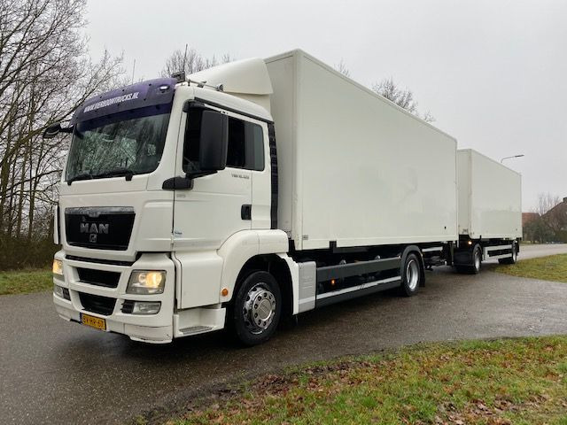 MAN TGS 18.320 TGS 18.320 BAKWAGEN MET LAADKLEP COMPLEET MET 2-ASSIGE AANHANGWAGEN - Camión caja cerrada: foto 2 MAN TGS 18.320 TGS 18.320 BAKWAGEN MET LAADKLEP COMPLEET MET 2-ASSIGE AANHANGWAGEN - Camión caja cerrada: foto 2