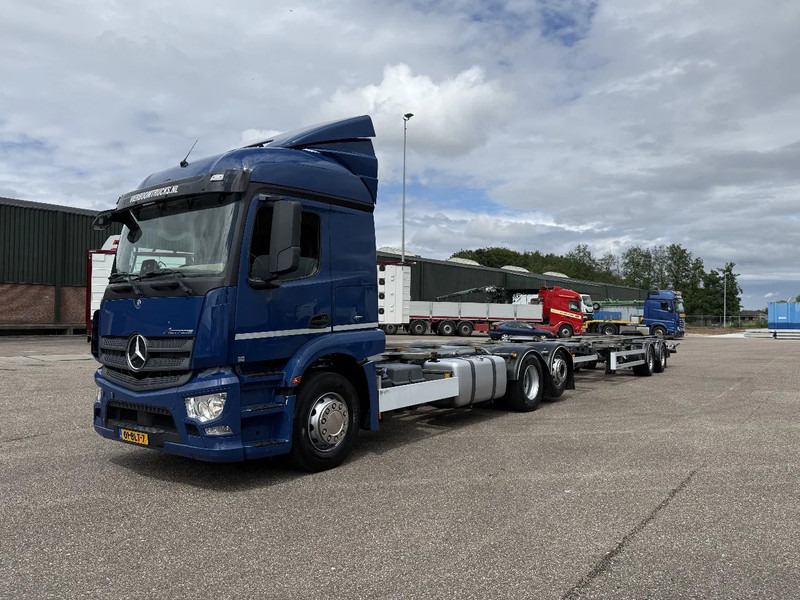 Mercedes-Benz Actros Actros 2736 6X2 BDF Komplett mit 2016 BDF Anhanger Top Zustand - Camión portacontenedore/ Intercambiable: foto 2 Mercedes-Benz Actros Actros 2736 6X2 BDF Komplett mit 2016 BDF Anhanger Top Zustand - Camión portacontenedore/ Intercambiable: foto 2