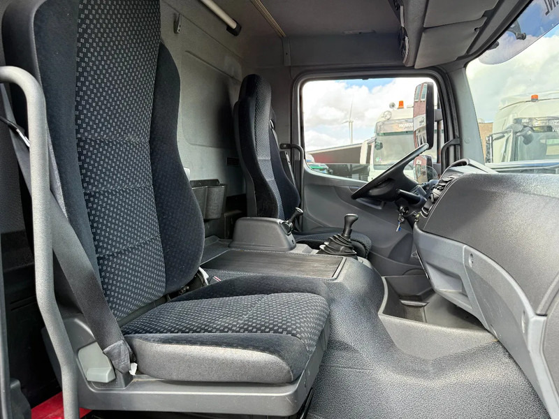 Mercedes-Benz Atego 1224 Atego 1224L 4X2 Schaltgetriebe / Schiebeplane + LBW / Euro5 / Holland Truck - Camión lona: foto 4 Mercedes-Benz Atego 1224 Atego 1224L 4X2 Schaltgetriebe / Schiebeplane + LBW / Euro5 / Holland Truck - Camión lona: foto 4