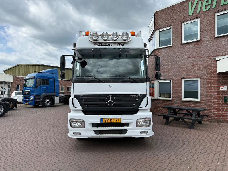 Mercedes-Benz Axor 1824 Axor 1824L mit 7.70m Koffer und Ladebordwand - Camión caja cerrada: foto 2 Mercedes-Benz Axor 1824 Axor 1824L mit 7.70m Koffer und Ladebordwand - Camión caja cerrada: foto 2