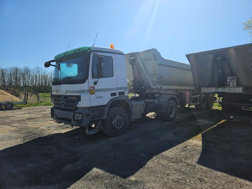 MERCEDES 2046 - Cabeza tractora: foto 4 MERCEDES 2046 - Cabeza tractora: foto 4