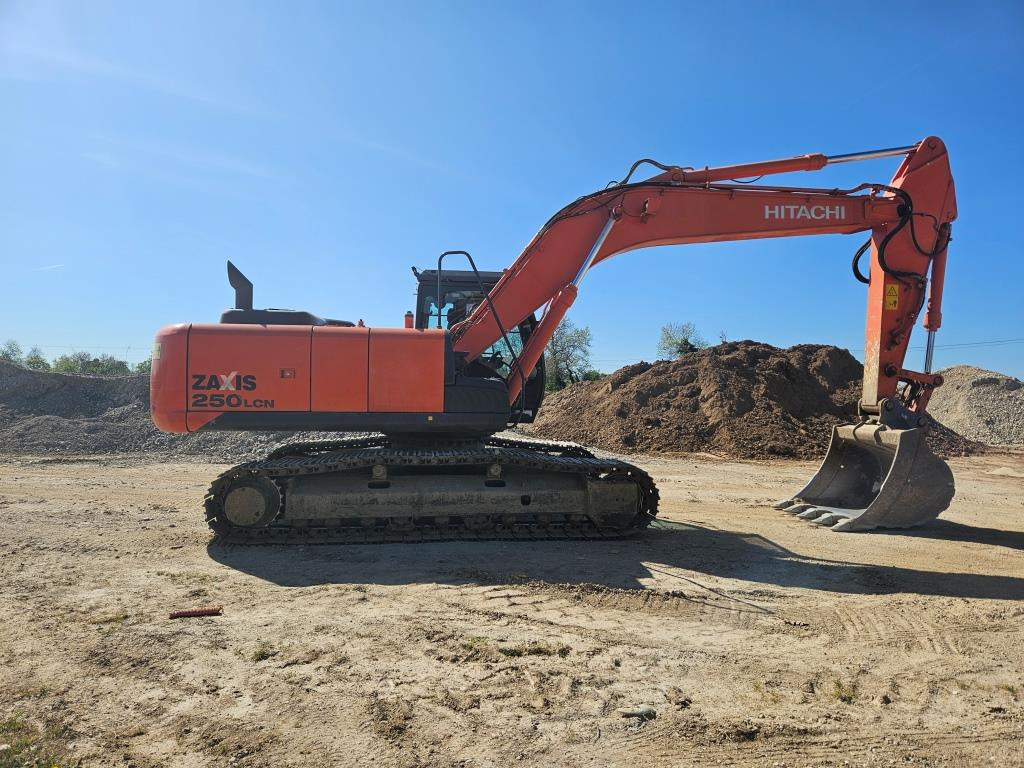 HITACHI ZX 250 LCN-5 - Excavadora de cadenas: foto 3 HITACHI ZX 250 LCN-5 - Excavadora de cadenas: foto 3