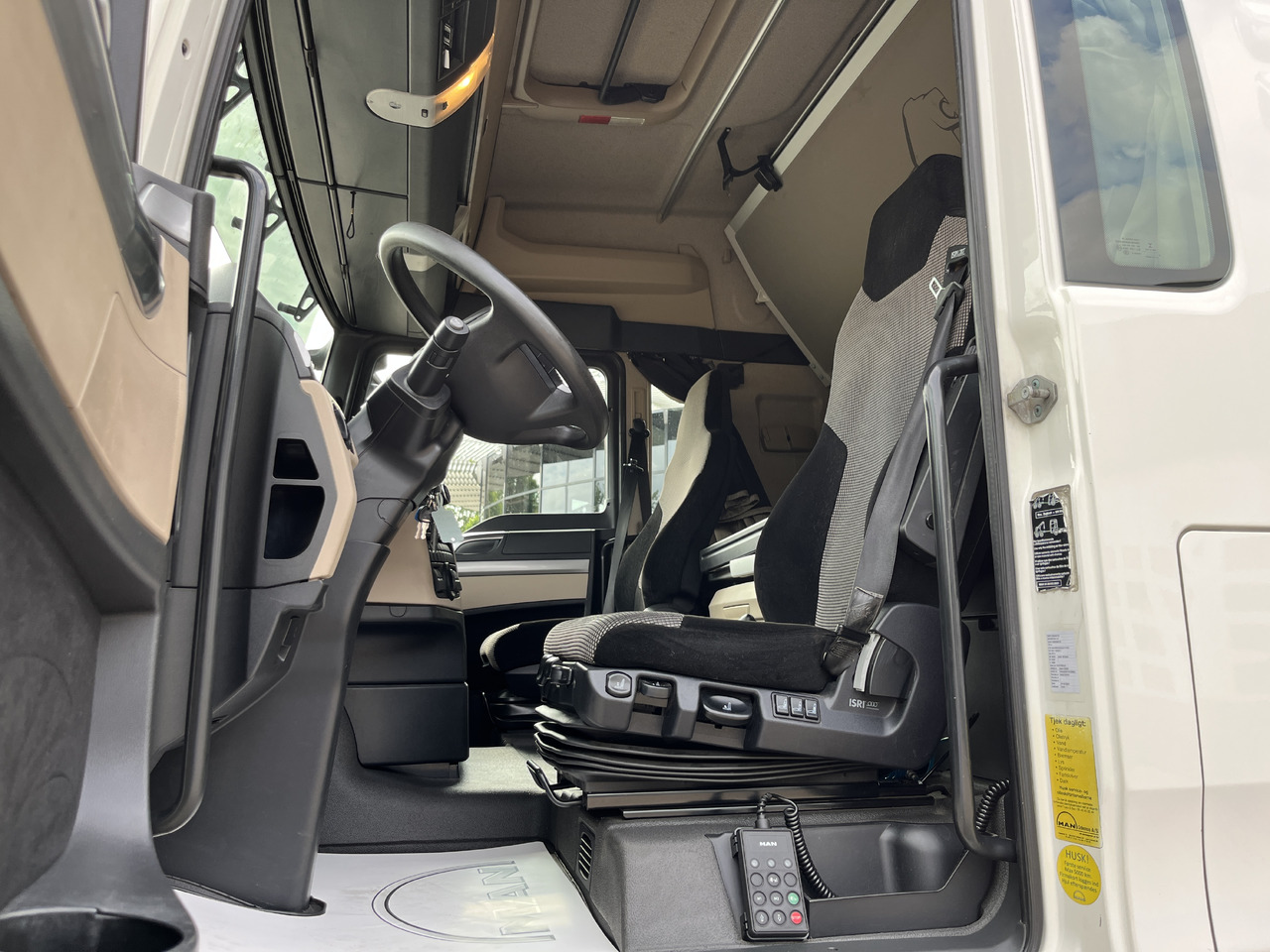 MAN TGX 26.470 6x2-2 - Cabeza tractora: foto 5 MAN TGX 26.470 6x2-2 - Cabeza tractora: foto 5