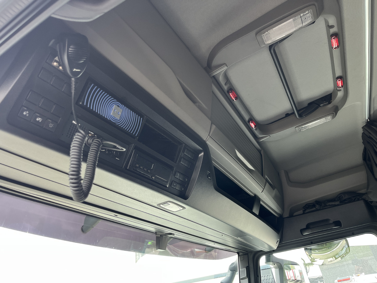 Cabeza tractora MAN TGX 26.510 hydraulik: foto 9 Cabeza tractora MAN TGX 26.510 hydraulik: foto 9