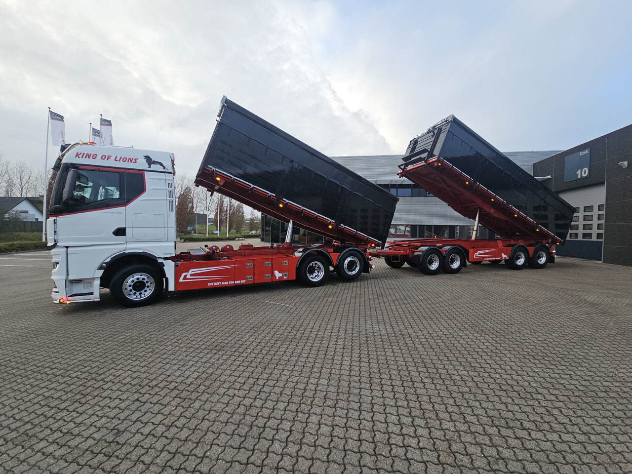 MAN TGX 26.580 6X2-4 Hængertræk - Camión volquete: foto 2 MAN TGX 26.580 6X2-4 Hængertræk - Camión volquete: foto 2