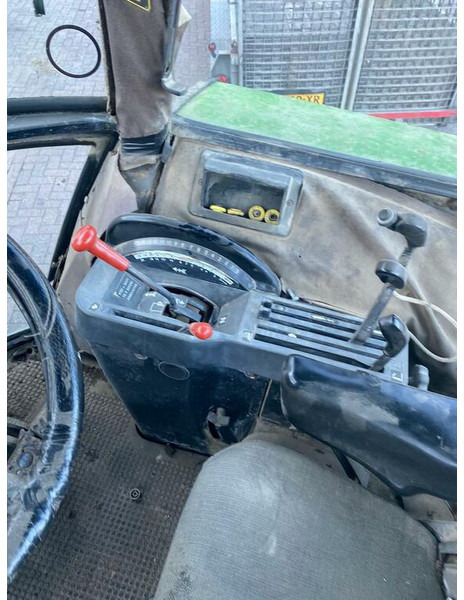 John Deere 4050 - Tractor: foto 4 John Deere 4050 - Tractor: foto 4