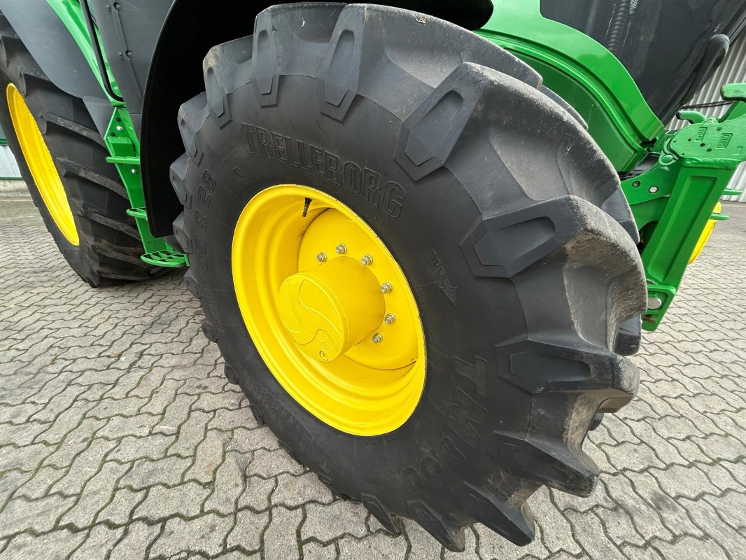 John Deere 6R 155 - Tractor: foto 3 John Deere 6R 155 - Tractor: foto 3