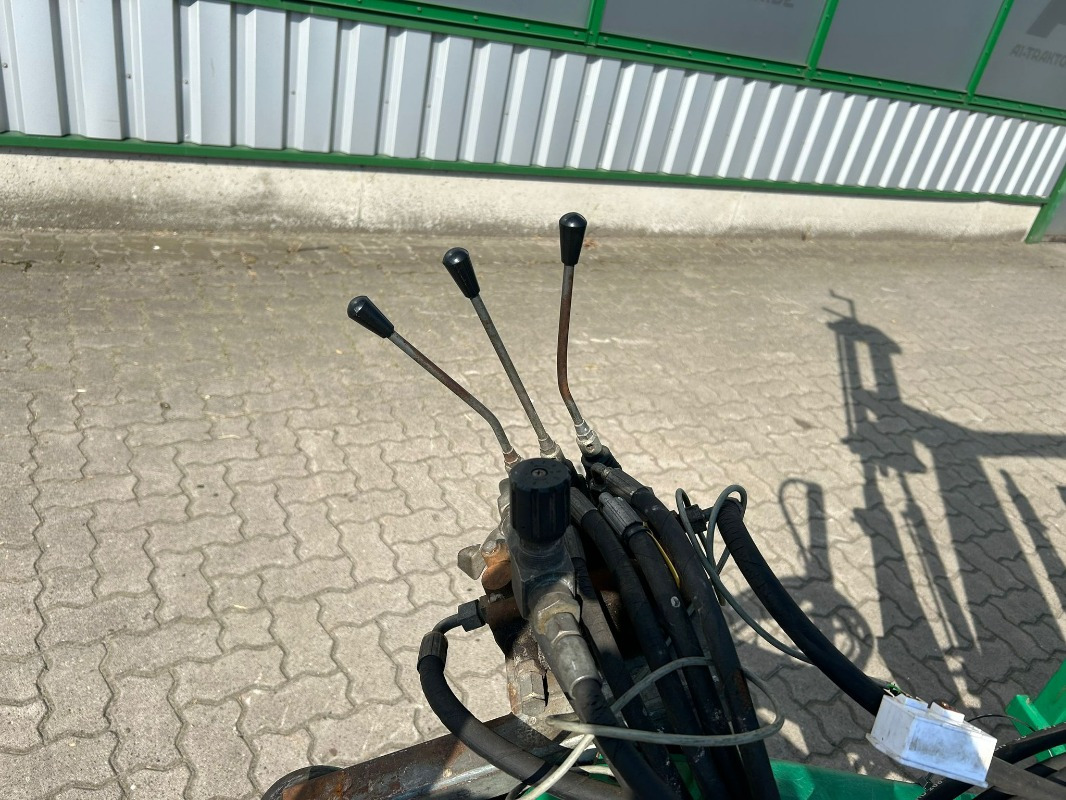 Metal-Fach Z 237 - Encintadora de pacas: foto 5 Metal-Fach Z 237 - Encintadora de pacas: foto 5