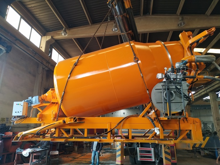 NT MAKINA ALUMINUM MELTING MIXER - Cuba hormigonera: foto 5 NT MAKINA ALUMINUM MELTING MIXER - Cuba hormigonera: foto 5