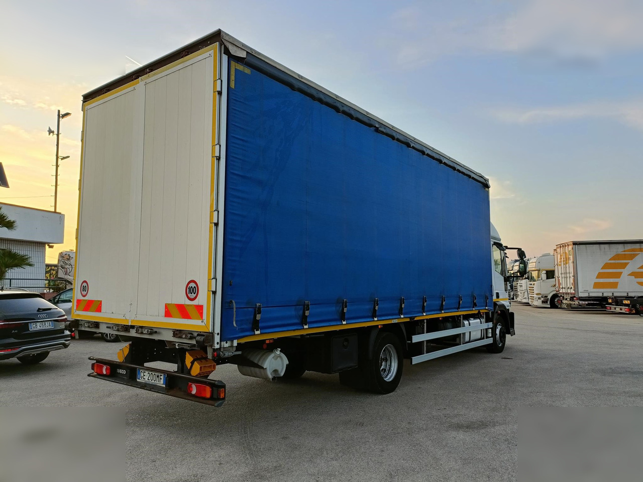 IVECO EUROCARGO 120E25 - Camión lona: foto 5 IVECO EUROCARGO 120E25 - Camión lona: foto 5