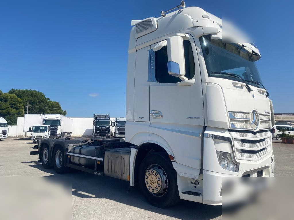 MERCEDES-BENZ ACTROS 2545 - Camión chasis: foto 1 MERCEDES-BENZ ACTROS 2545 - Camión chasis: foto 1
