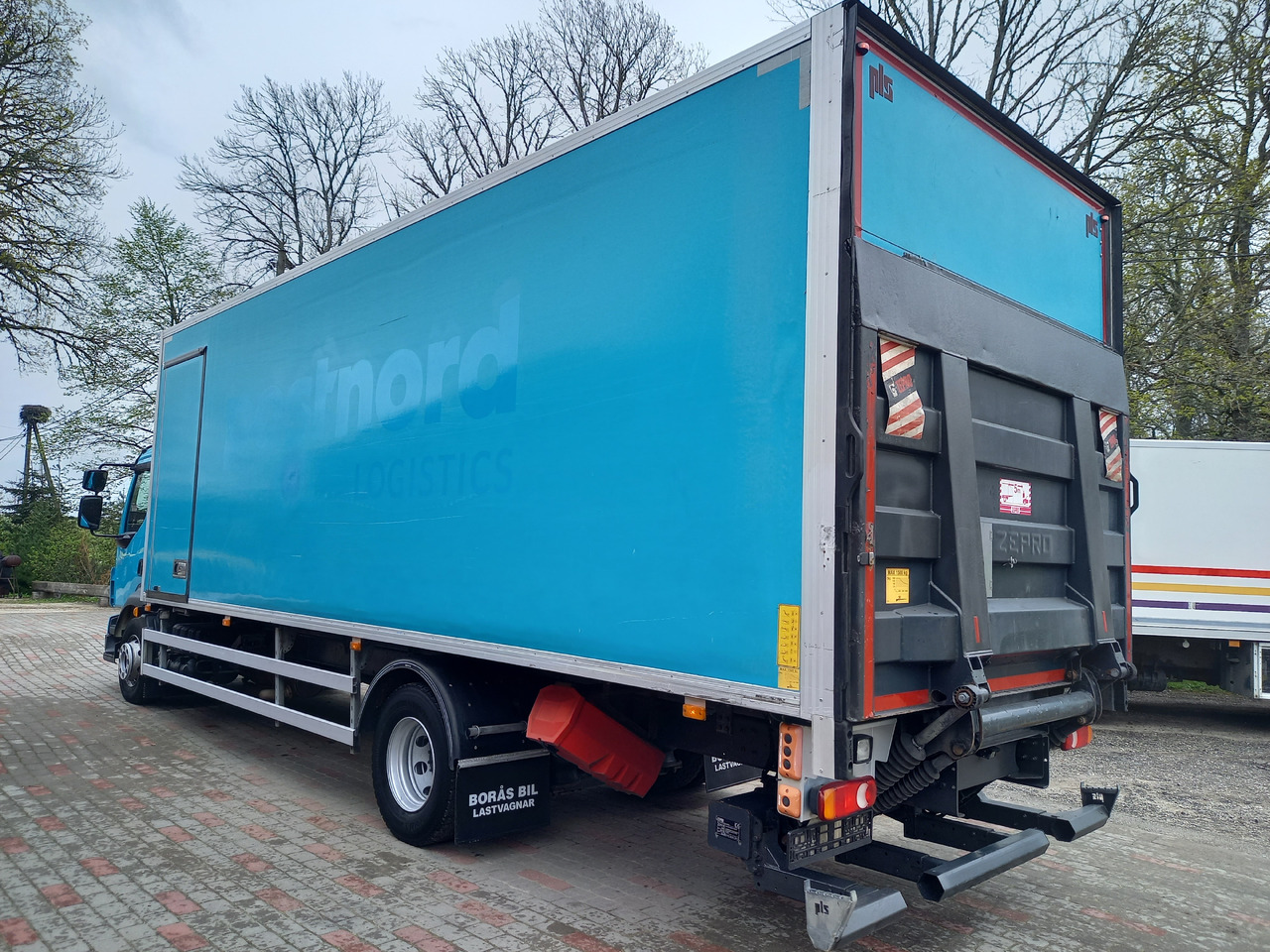 Camión caja cerrada VOLVO FL, 4x2, 16000 KG. EEV: foto 14