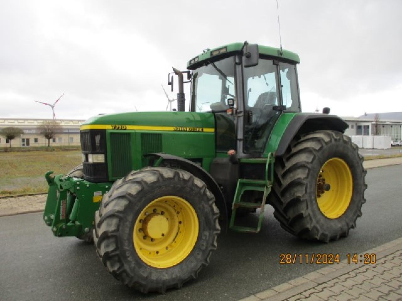 John Deere 7710 TLS Motor Neu - Tractor: foto 1 John Deere 7710 TLS Motor Neu - Tractor: foto 1