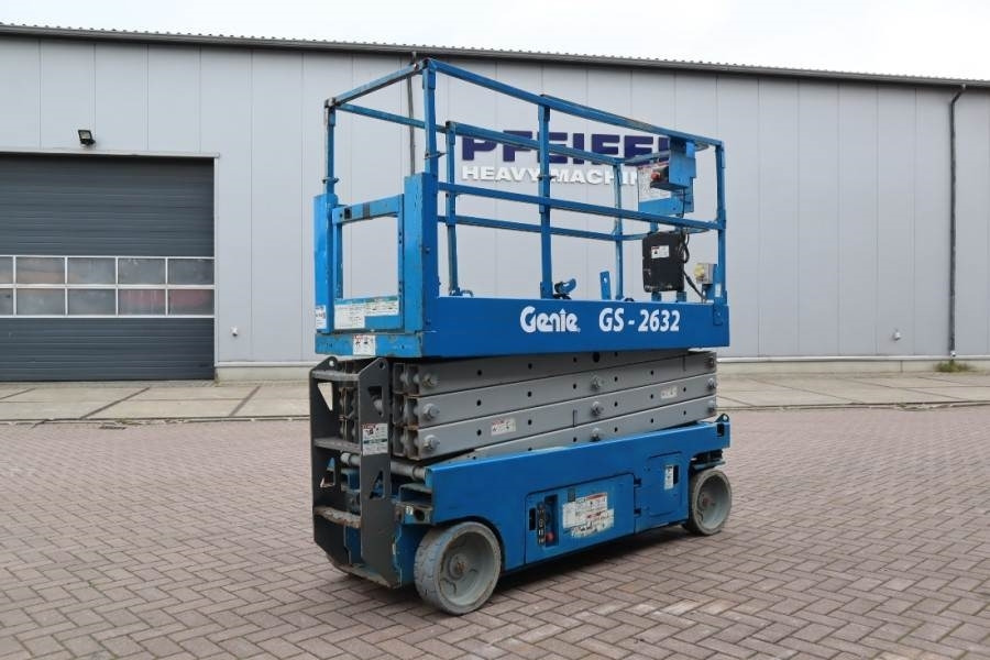 Genie GS2632 Electric, Working Height 10m, 227kg Capacit - Plataforma de tijeras: foto 3 Genie GS2632 Electric, Working Height 10m, 227kg Capacit - Plataforma de tijeras: foto 3