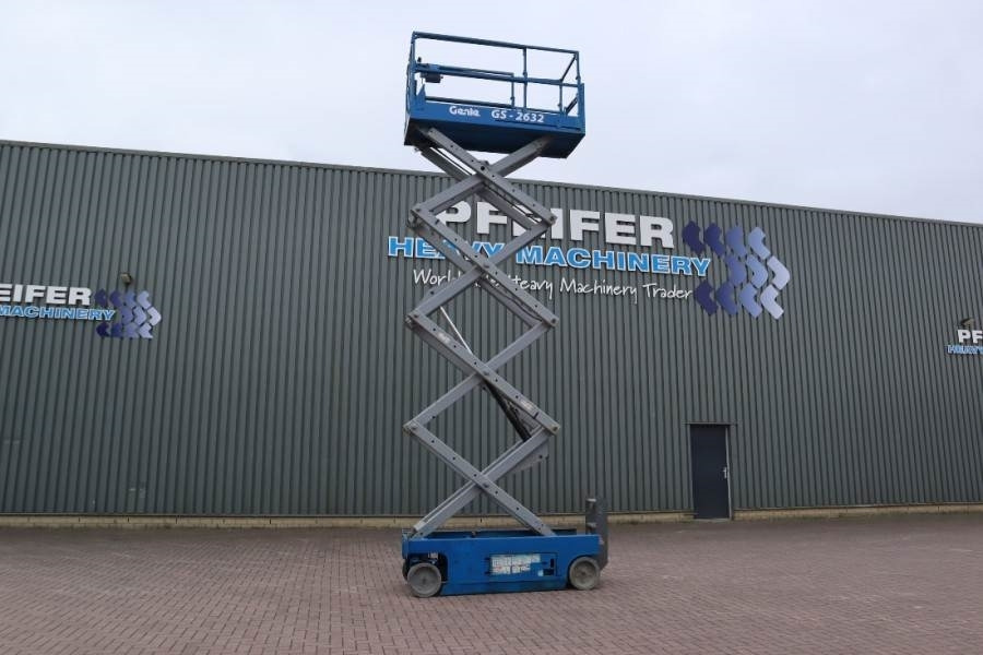 Genie GS2632 Electric, Working Height 10m, 227kg Capacit - Plataforma de tijeras: foto 5 Genie GS2632 Electric, Working Height 10m, 227kg Capacit - Plataforma de tijeras: foto 5