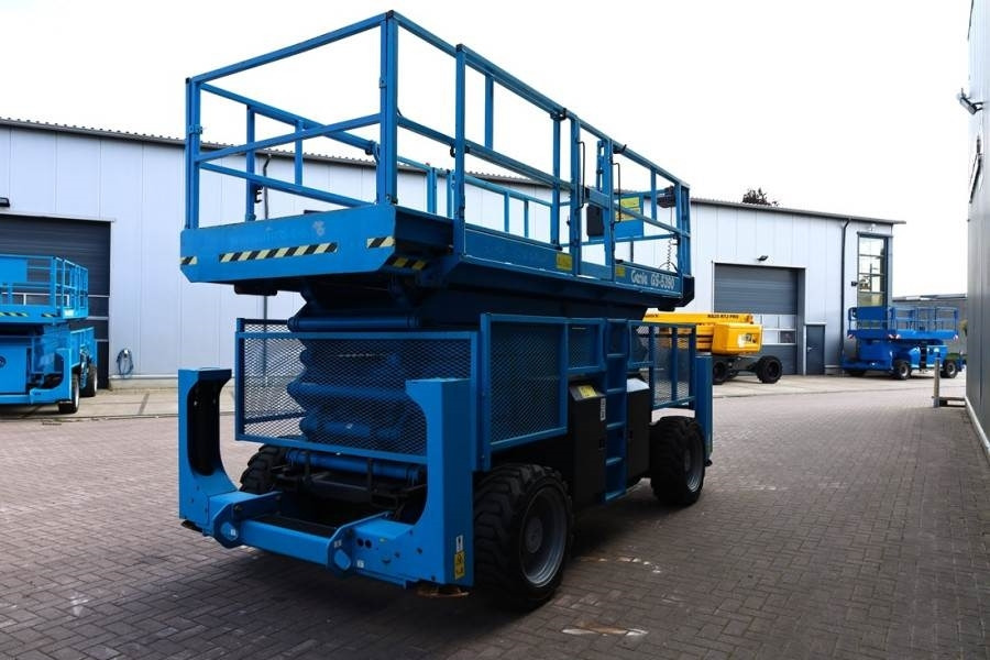 Genie GS5390 Diesel, 4x4 Drive, 18.15m Working Height, 6 - Plataforma de tijeras: foto 2 Genie GS5390 Diesel, 4x4 Drive, 18.15m Working Height, 6 - Plataforma de tijeras: foto 2
