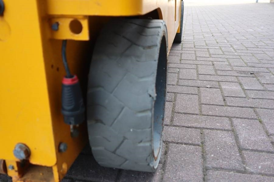 Leasing de Haulotte Compact 12 Electric, 12m Working Height, 300kg Cap Haulotte Compact 12 Electric, 12m Working Height, 300kg Cap: foto 12 Leasing de Haulotte Compact 12 Electric, 12m Working Height, 300kg Cap Haulotte Compact 12 Electric, 12m Working Height, 300kg Cap: foto 12