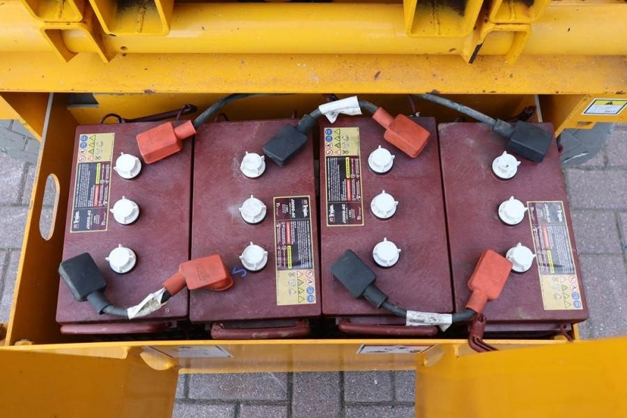 Leasing de Haulotte Compact 12 Electric, 12m Working Height, 300kg Cap Haulotte Compact 12 Electric, 12m Working Height, 300kg Cap: foto 10 Leasing de Haulotte Compact 12 Electric, 12m Working Height, 300kg Cap Haulotte Compact 12 Electric, 12m Working Height, 300kg Cap: foto 10