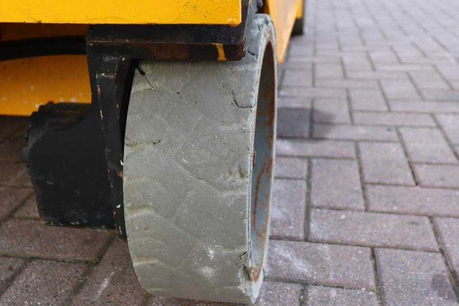 Leasing de Haulotte Compact 12 Electric, 12m Working Height, 300kg Cap Haulotte Compact 12 Electric, 12m Working Height, 300kg Cap: foto 14 Leasing de Haulotte Compact 12 Electric, 12m Working Height, 300kg Cap Haulotte Compact 12 Electric, 12m Working Height, 300kg Cap: foto 14