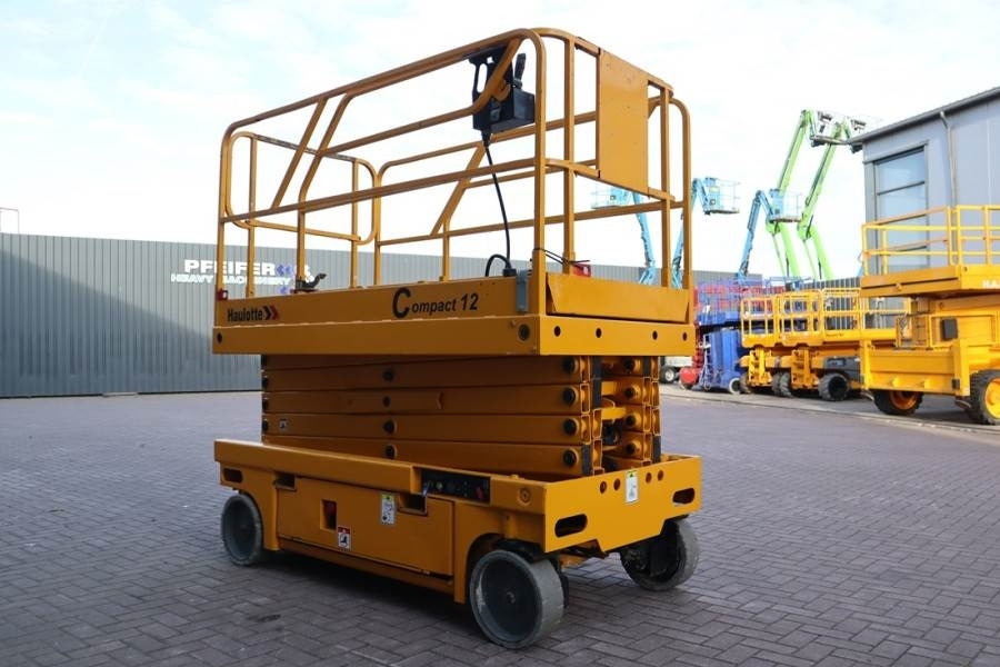 Leasing de Haulotte Compact 12 Electric, 12m Working Height, 300kg Cap Haulotte Compact 12 Electric, 12m Working Height, 300kg Cap: foto 7 Leasing de Haulotte Compact 12 Electric, 12m Working Height, 300kg Cap Haulotte Compact 12 Electric, 12m Working Height, 300kg Cap: foto 7