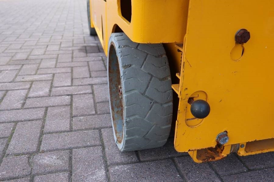 Leasing de Haulotte Compact 12 Electric, 12m Working Height, 300kg Cap Haulotte Compact 12 Electric, 12m Working Height, 300kg Cap: foto 11 Leasing de Haulotte Compact 12 Electric, 12m Working Height, 300kg Cap Haulotte Compact 12 Electric, 12m Working Height, 300kg Cap: foto 11