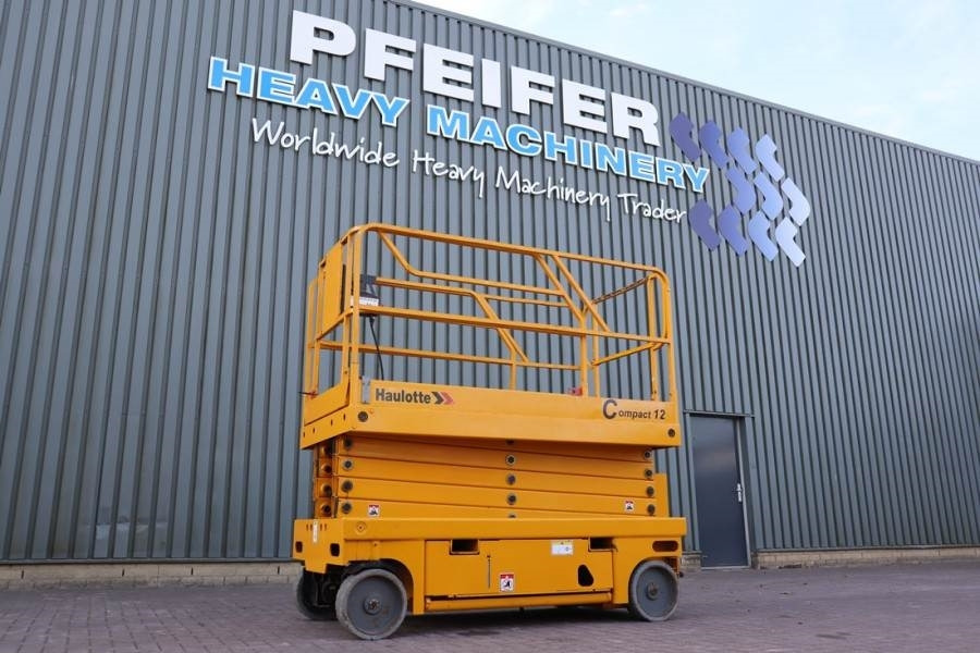 Haulotte Compact 12 Electric, 12m Working Height, 300kg Cap - Plataforma de tijeras: foto 1 Haulotte Compact 12 Electric, 12m Working Height, 300kg Cap - Plataforma de tijeras: foto 1