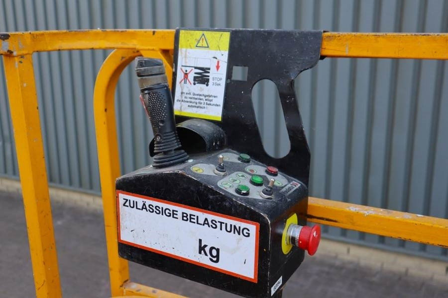 Haulotte Compact 12 Electric, 12m Working Height, 300kg Cap - Plataforma de tijeras: foto 4 Haulotte Compact 12 Electric, 12m Working Height, 300kg Cap - Plataforma de tijeras: foto 4