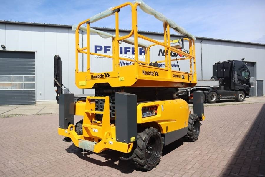 Haulotte Compact 12DX Valid Inspection, *Guarantee! Diesel, - Plataforma de tijeras: foto 2 Haulotte Compact 12DX Valid Inspection, *Guarantee! Diesel, - Plataforma de tijeras: foto 2