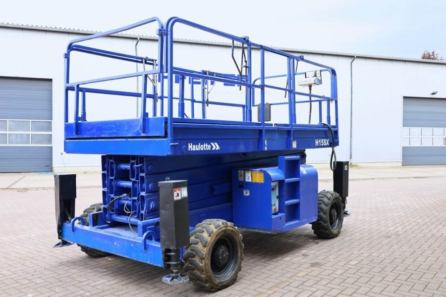 Haulotte H15SX Diesel, 4x4 Drive 15 Working Height, 500kg C - Plataforma de tijeras: foto 2 Haulotte H15SX Diesel, 4x4 Drive 15 Working Height, 500kg C - Plataforma de tijeras: foto 2