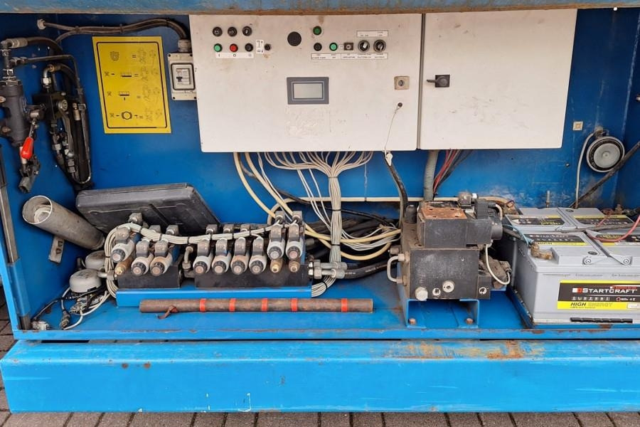 Plataforma de tijeras Holland Lift Megastar G320DL30 4WDS/N Diesel, 4x4x4 Drive, 34m: foto 5