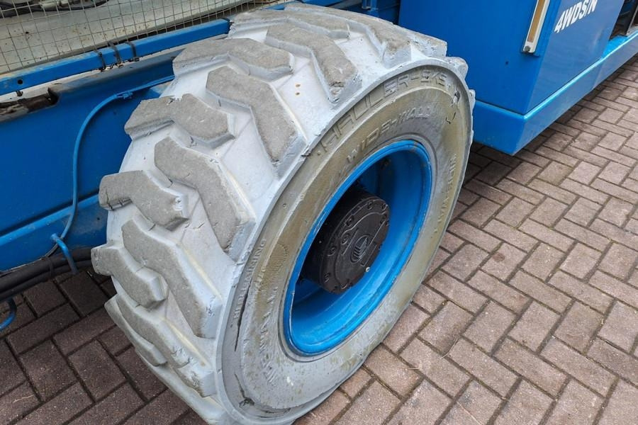 Plataforma de tijeras Holland Lift Megastar G320DL30 4WDS/N Diesel, 4x4x4 Drive, 34m: foto 17