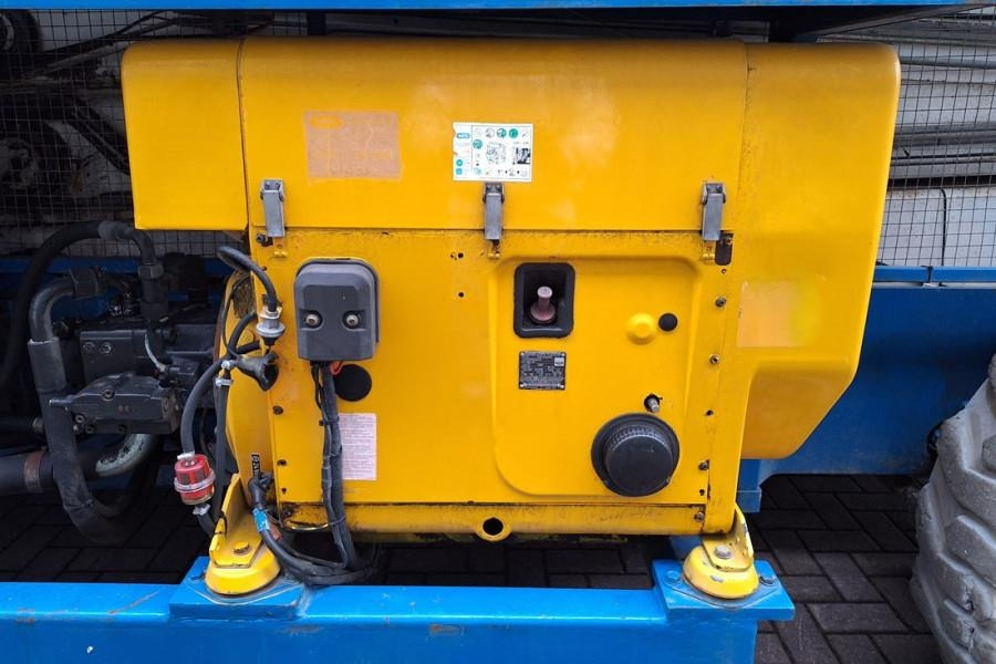 Plataforma de tijeras Holland Lift Megastar G320DL30 4WDS/N Diesel, 4x4x4 Drive, 34m: foto 12