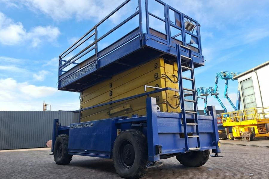 Plataforma de tijeras JLG 245-25 Diesel, 4x4 Drive, 26m Working Height, 750k: foto 8