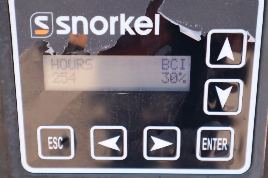 Snorkel A38E Valid Inspection, Electric, 13.5m Working Hei - Plataforma articulada: foto 5 Snorkel A38E Valid Inspection, Electric, 13.5m Working Hei - Plataforma articulada: foto 5