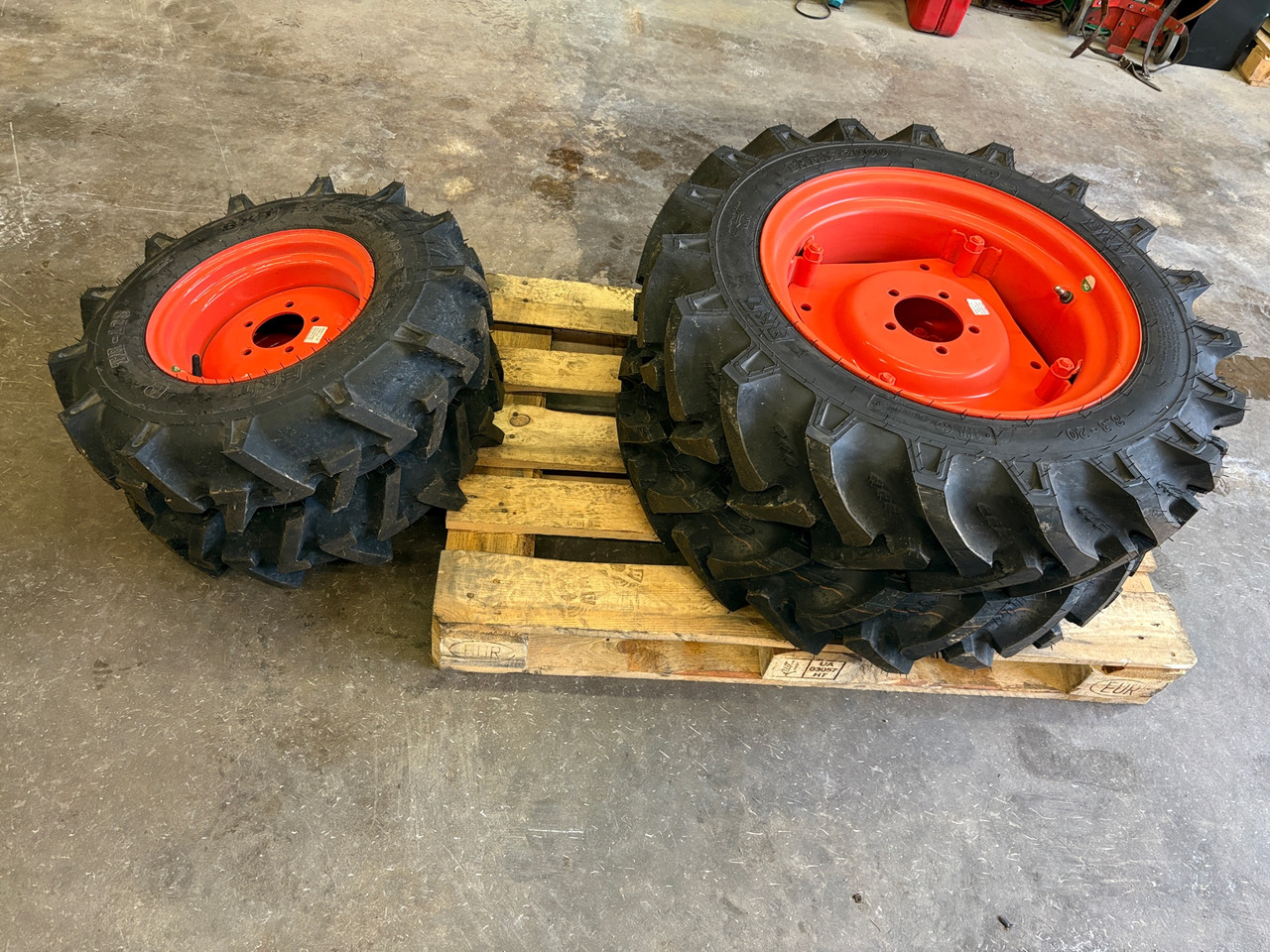 BKT 8,3-20, 6.00-12 - Neumático para Maquinaria agrícola: foto 1 BKT 8,3-20, 6.00-12 - Neumático para Maquinaria agrícola: foto 1