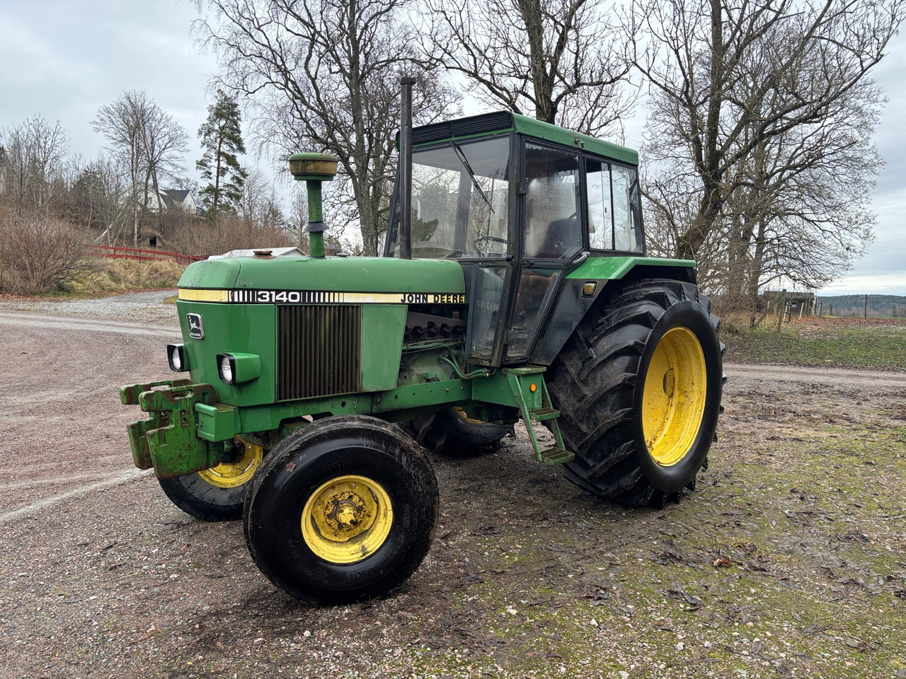 John Deere 3140 - Tractor: foto 1 John Deere 3140 - Tractor: foto 1