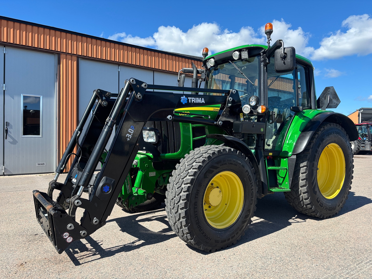 John Deere 6330 Premium - Tractor: foto 1 John Deere 6330 Premium - Tractor: foto 1