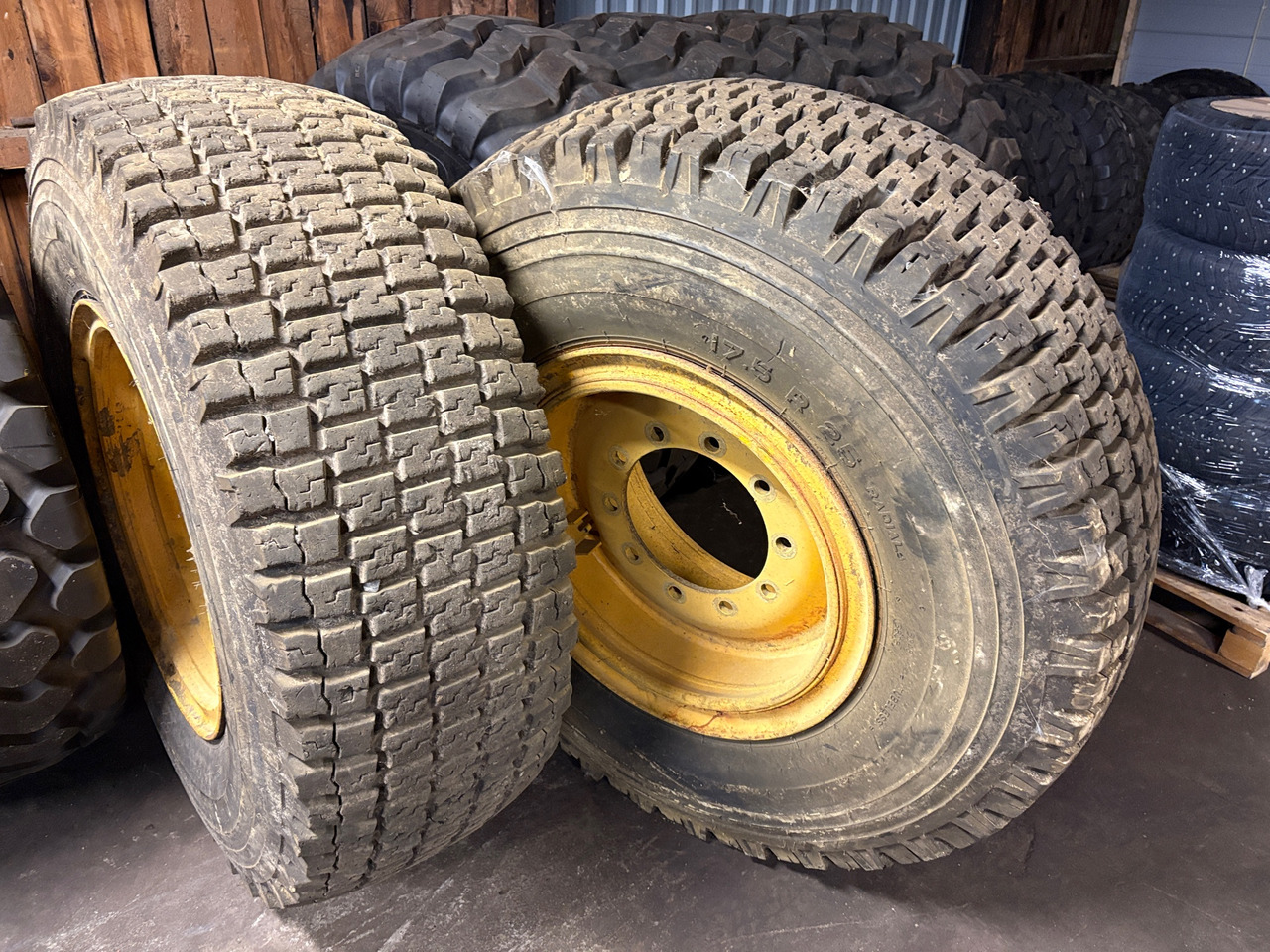 Nokian 17,5 R25 - Neumático para Maquinaria de construcción: foto 1 Nokian 17,5 R25 - Neumático para Maquinaria de construcción: foto 1