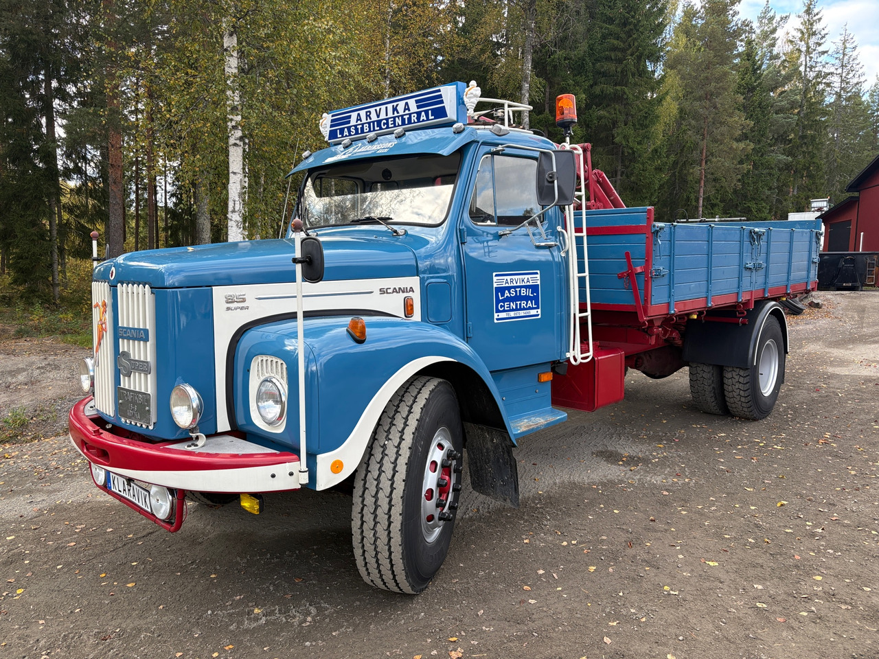 Scania 85 Super - Camión volquete, Camión grúa: foto 1 Scania 85 Super - Camión volquete, Camión grúa: foto 1