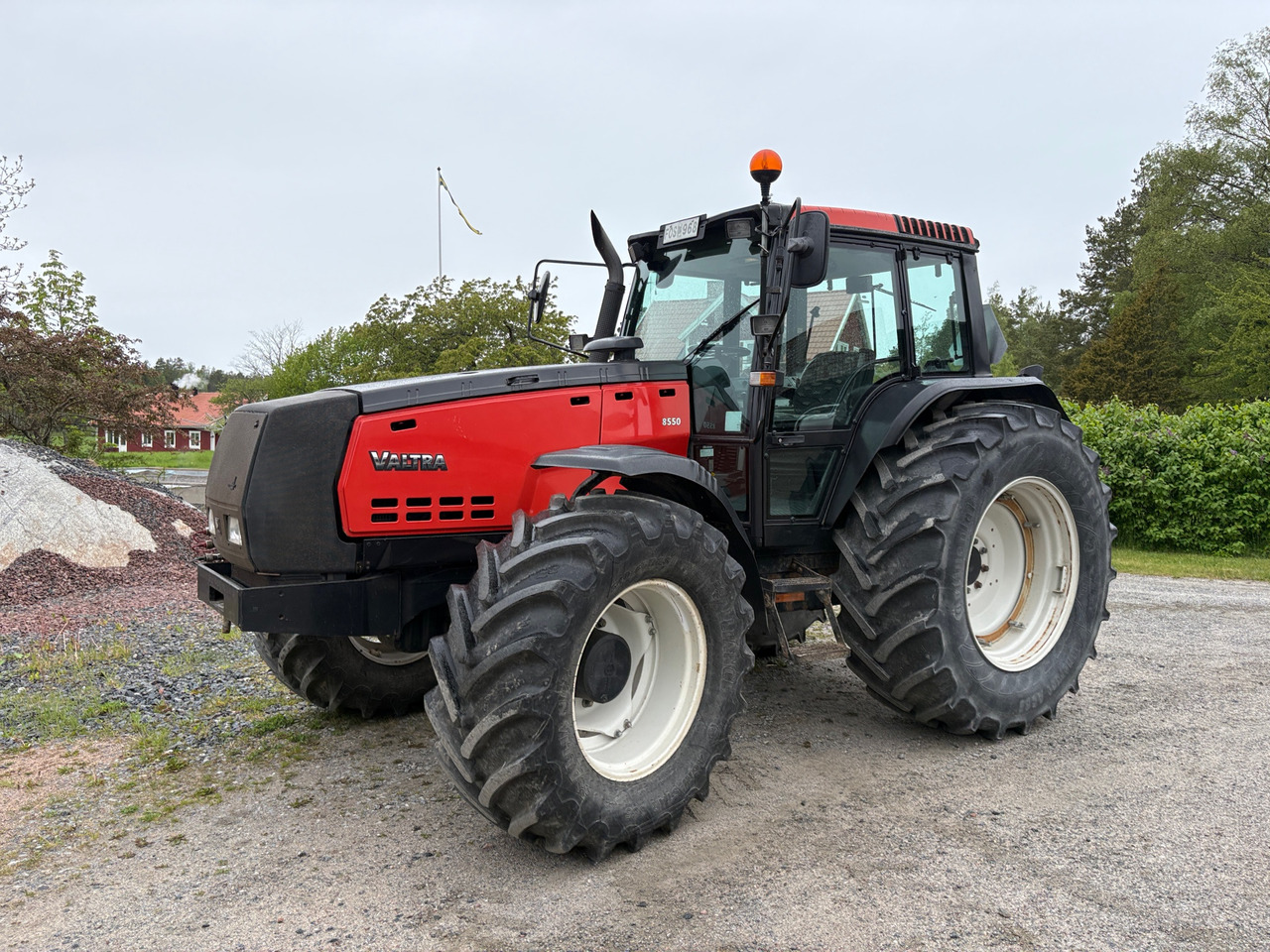Valtra Valmet 8550 - Tractor: foto 1 Valtra Valmet 8550 - Tractor: foto 1