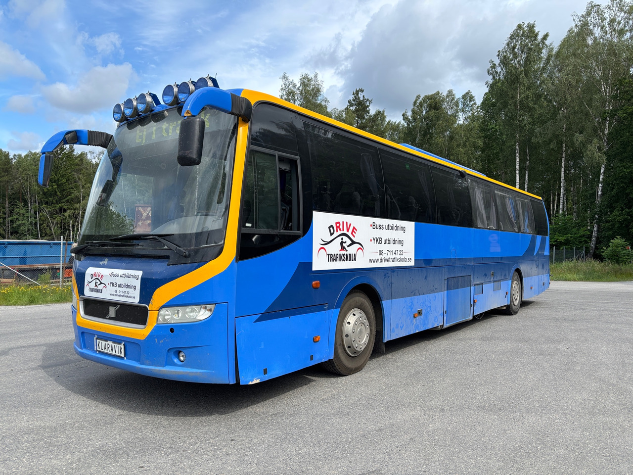 Volvo B12M 4X2 9700S - Minibús, Furgoneta de pasajeros: foto 1 Volvo B12M 4X2 9700S - Minibús, Furgoneta de pasajeros: foto 1