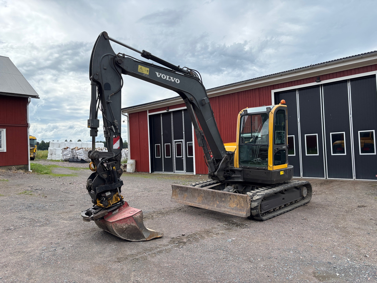 Volvo ECR88Plus - Excavadora: foto 1 Volvo ECR88Plus - Excavadora: foto 1