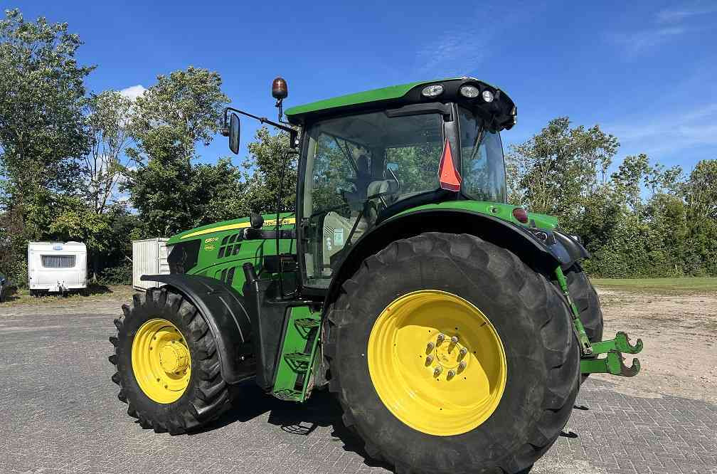 John Deere 6.150R 6150R powerquad - Tractor: foto 2 John Deere 6.150R 6150R powerquad - Tractor: foto 2