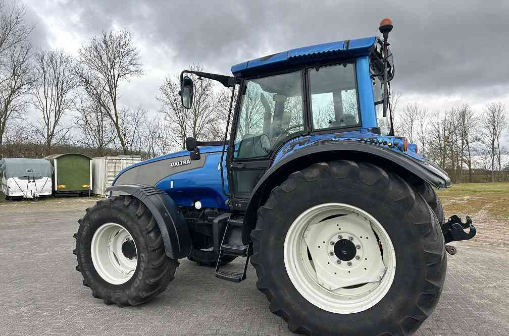 Valtra T130 trekker - Tractor: foto 2 Valtra T130 trekker - Tractor: foto 2