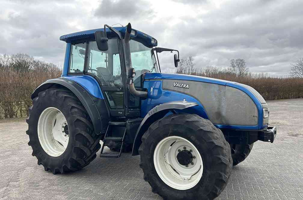 Valtra T130 trekker - Tractor: foto 4 Valtra T130 trekker - Tractor: foto 4
