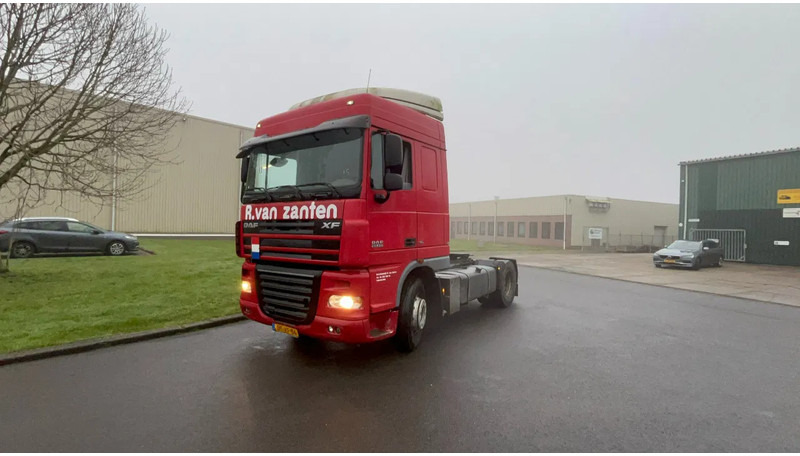 DAF XF 105 XF space cab 105 euro5 - Cabeza tractora: foto 1 DAF XF 105 XF space cab 105 euro5 - Cabeza tractora: foto 1