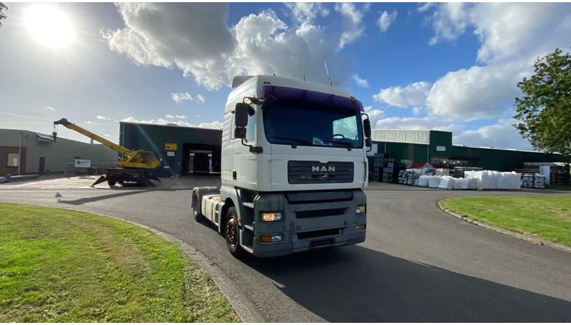 MAN TGA 18.440 4X2 BLS - Cabeza tractora: foto 4 MAN TGA 18.440 4X2 BLS - Cabeza tractora: foto 4