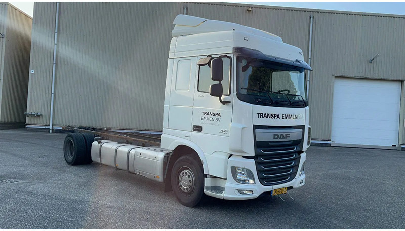 DAF XF 440 nette XF106 Chassis cabine - Camión chasis: foto 3 DAF XF 440 nette XF106 Chassis cabine - Camión chasis: foto 3