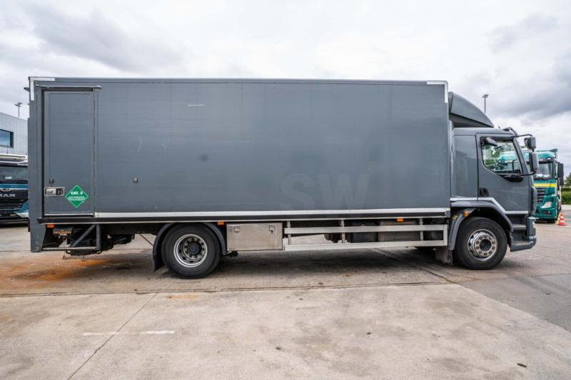 DAF LF 55.220(19 T-E6 )+DHOLLANDIA 2TON - Camión caja cerrada: foto 3 DAF LF 55.220(19 T-E6 )+DHOLLANDIA 2TON - Camión caja cerrada: foto 3